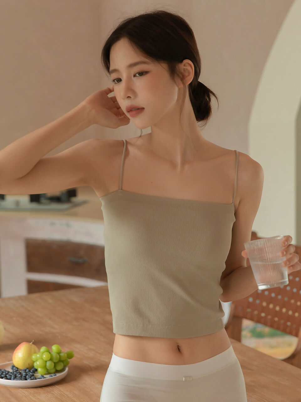 [Eau Clair 오끌레르-한소희, 레드벨벳 슬기 Pick]오끌레르 헤이즐 숏 나시탑/ 무신사, 29cm 화제의 브랜드 - ODK Direct(주문당일출고)