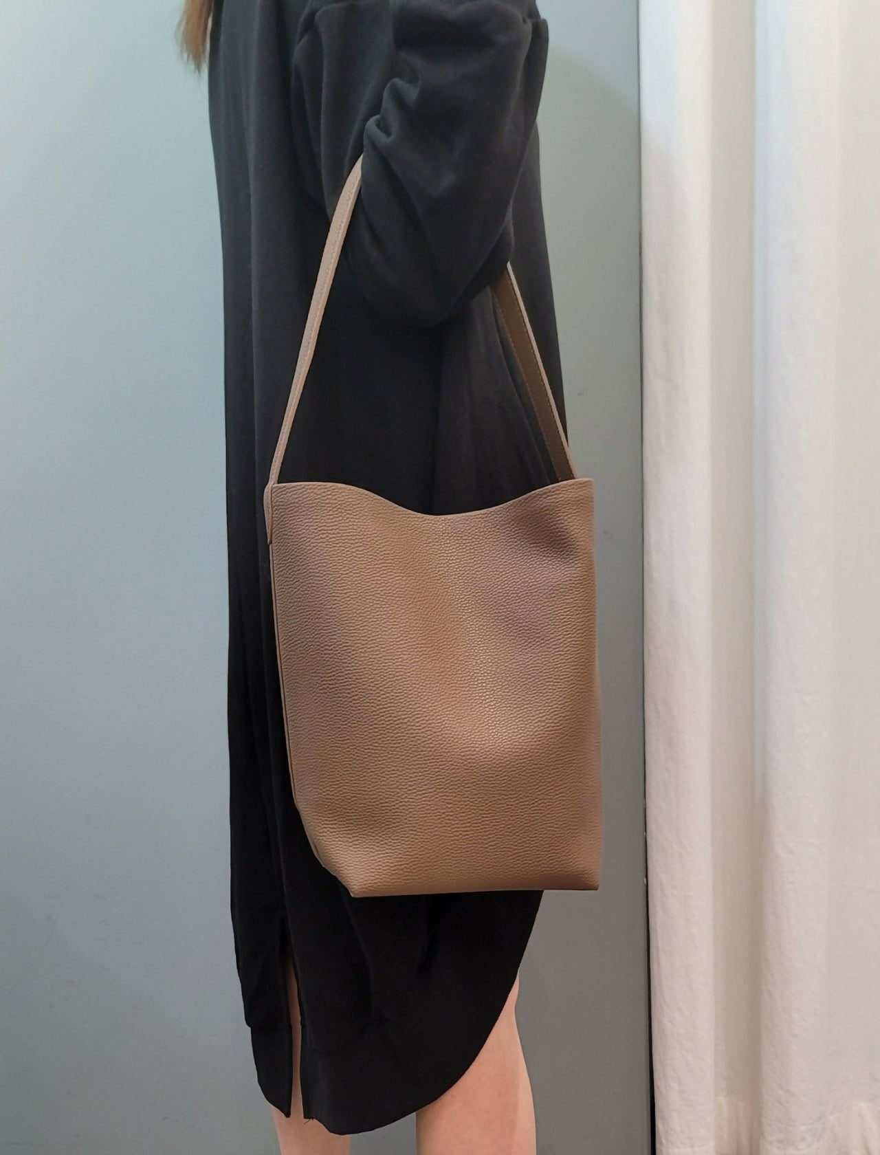 모던 라운드 버킷백 / Modern Round Leather Bucket Bag파크