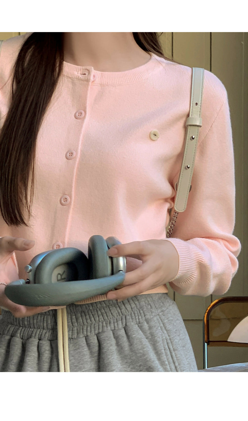 프리미엄 소프트 심볼 니트 가디건