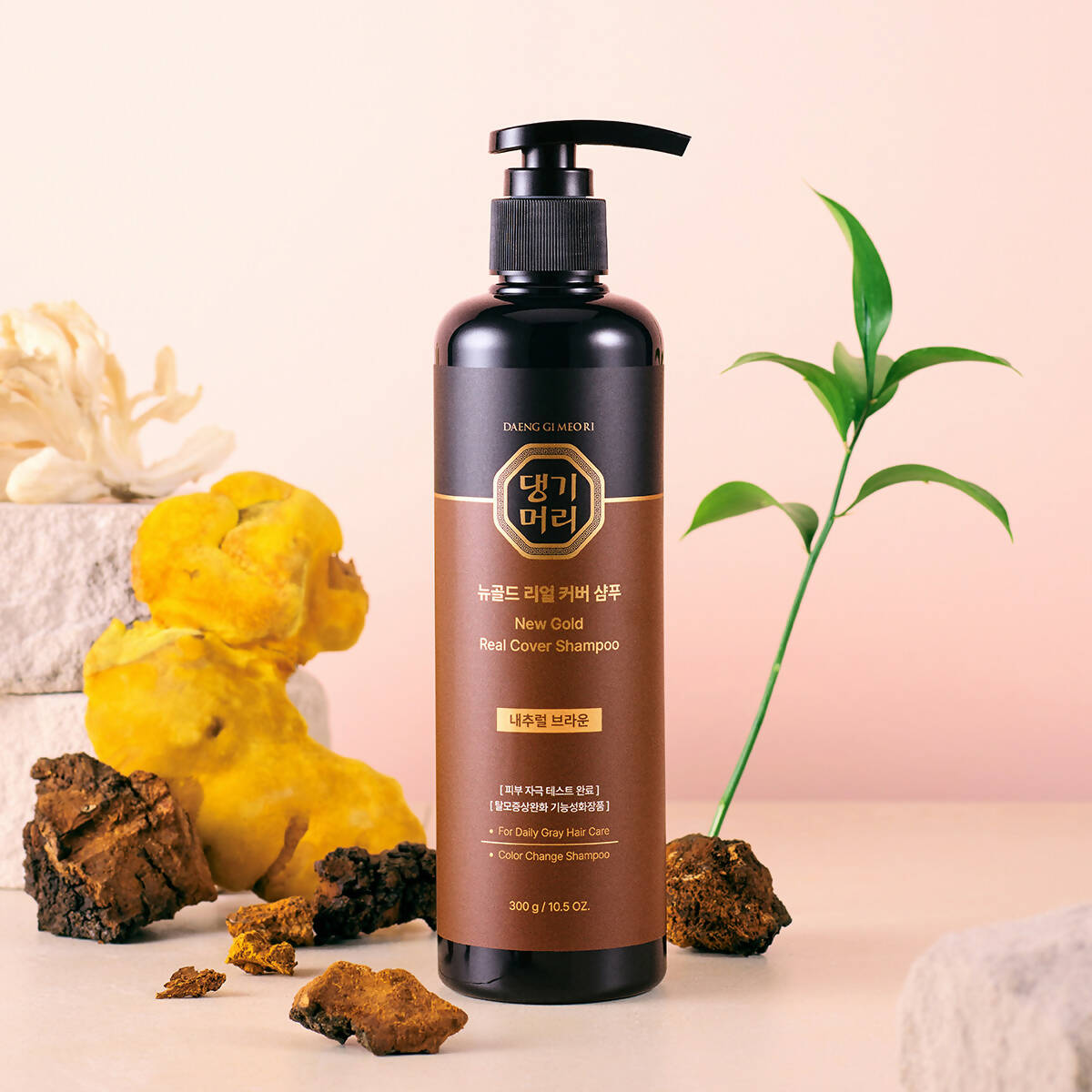 [Daeng Gi Meo Ri] New Gold Real Cover Shampoo Natural Brown 300g